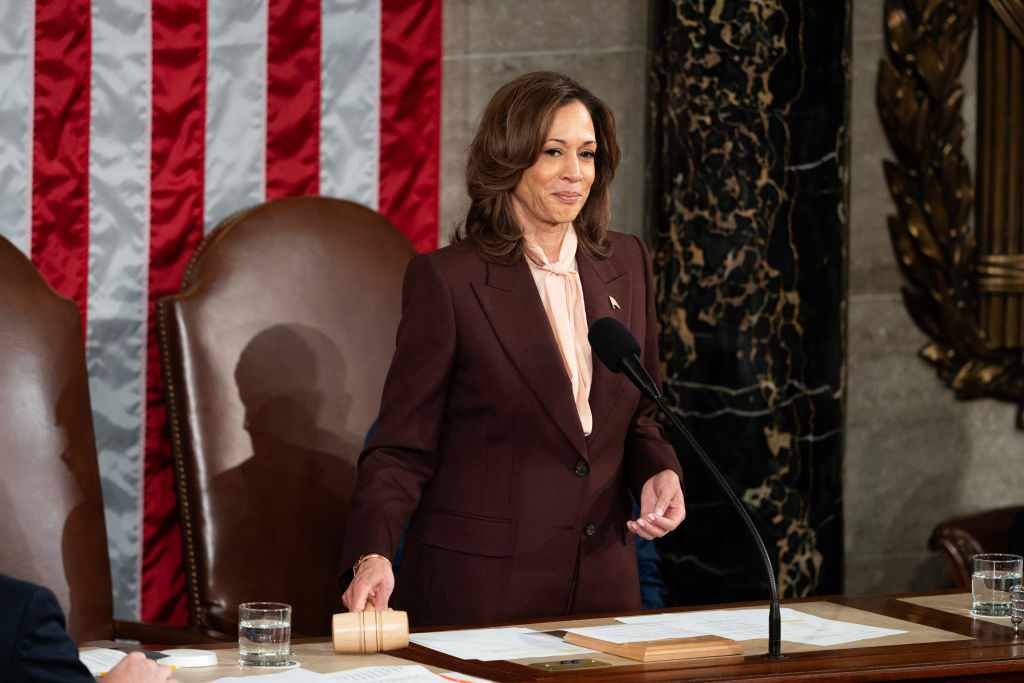 Video Shows Newly Sworn-In Republican’s Husband Refuse To Shake VP Kamala Harris’ Hand