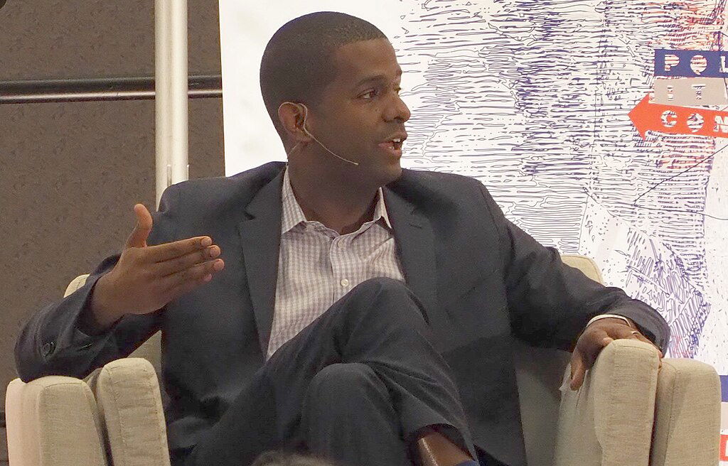 Bakari Sellers Inspires Arizona High Schoolers To Be ‘Leaders Of Right Now’ In MLK Day Speech