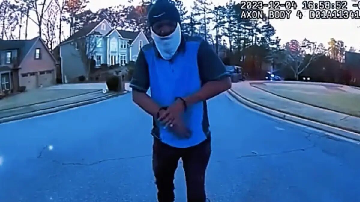 ‘I’m Trying to Do My Job!’: Bodycam Footage Shows Georgia Cops Arrest Black Amazon Driver Even Though He Told Them White Homeowner Jumped Into Back of Truck, Took Packages