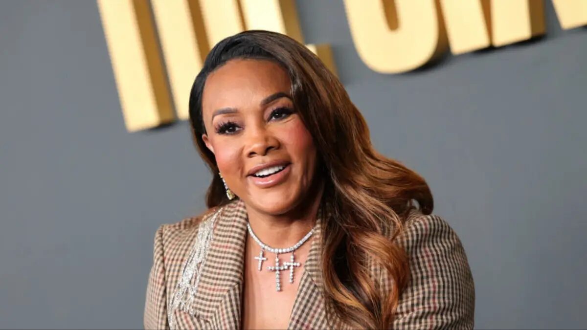 ‘Looking Like the Queen You Are’: Vivica A. Fox’s Courtside Glow Up Leaves Fans Stunned by Her Effortless ‘Beauty’