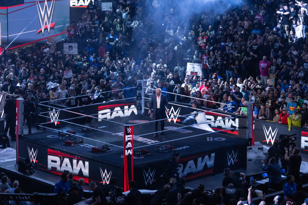 WWE Raw Makes Netflix Debut, Hulk Hogan Booed, Triple H, The Rock & John Cena Show Up