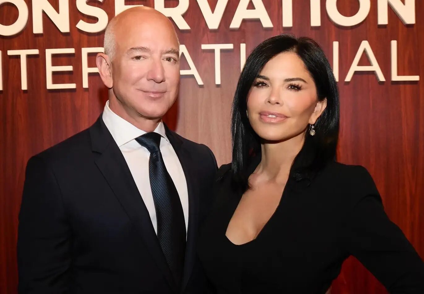 ‘So Much Money and No Style’: Jeff Bezos’ Fiancée Sparks Fury Over ‘Plastic’ Body and ‘Cheap’ Mini-Dress While Strolling St. Barts