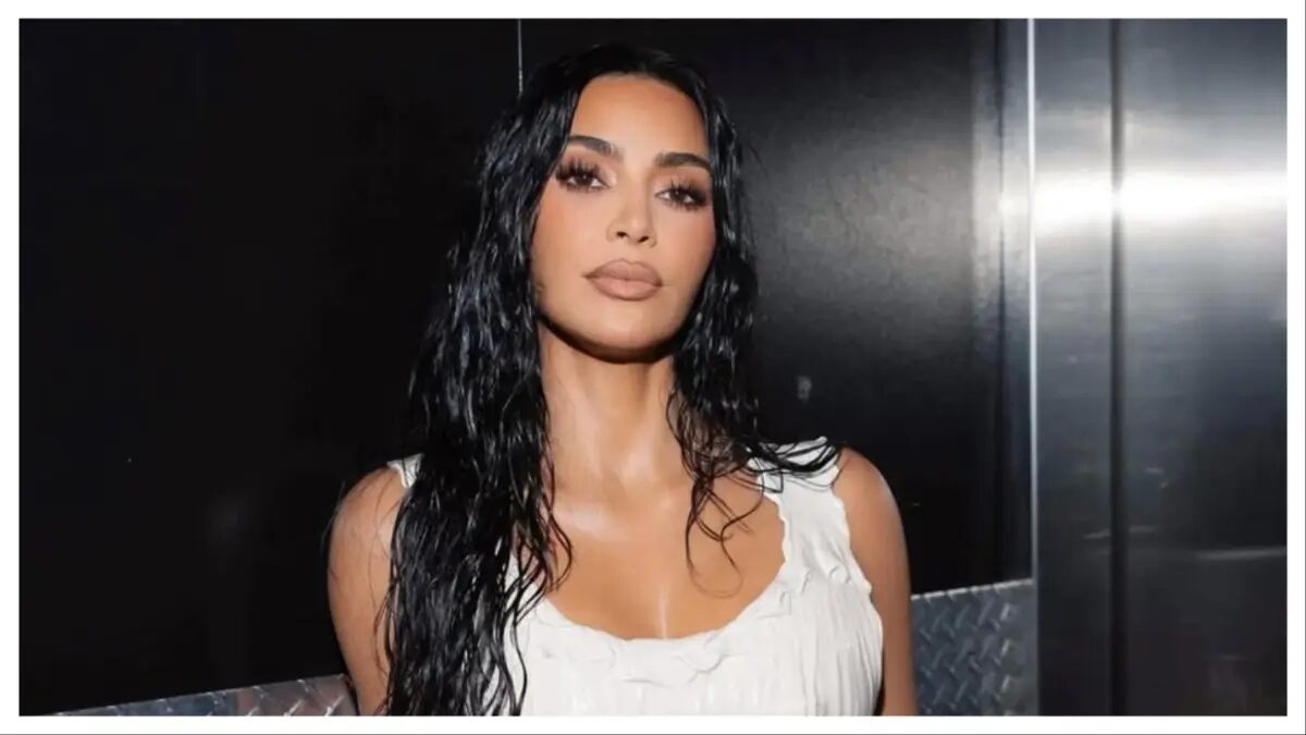 ‘Read the Room, Sweetie’: Kim Kardashian Fires Back at Insulting Comedian Who Told Her to ‘Close Your Legs’ at Tom Brady Roast