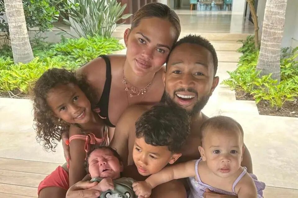 ‘People Are Looking for Things to be Offended’: Chrissy Teigen Hits Back at Criticism Over Shocking Bathtub Photo with Her Children